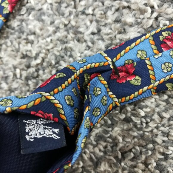 Vintage Burberry Neck Tie Silk Floral Blue Red USA Made 56L 3.75W - Picture 5 of 6